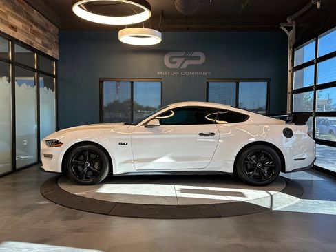 Used 2018 Ford Mustang GT RWD image 6