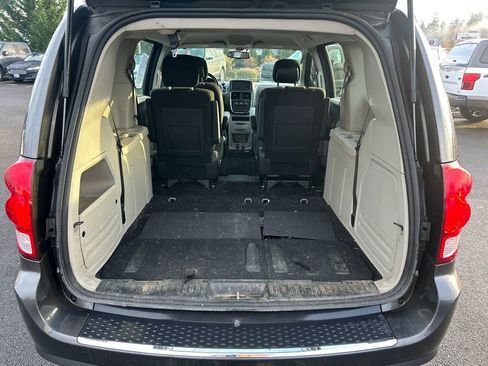 Used 2016 Dodge Grand Caravan American Value Package w/ UConnect Hands-Free Group image 28