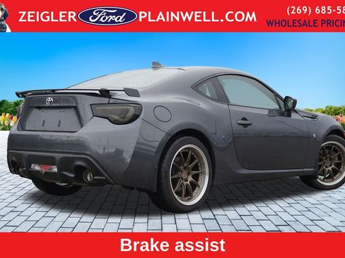 Used 2020 Toyota 86 image 5