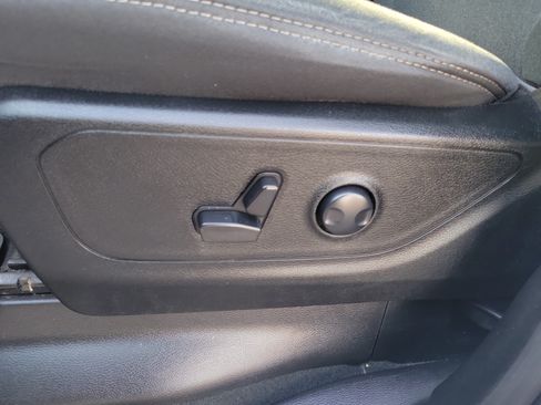 Used 2023 RAM 1500 Big Horn AWD/4WD image 16