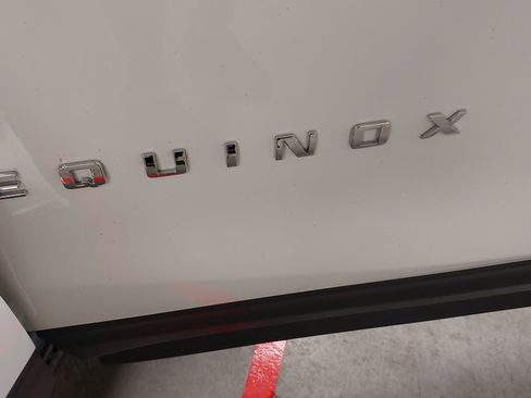 Used 2024 Chevrolet Equinox LT image 32