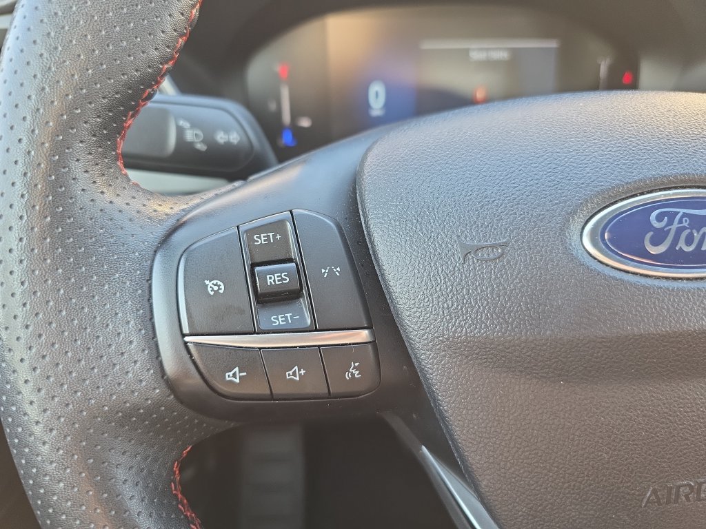 Used 2025 Ford Escape ST-Line FWD image 16
