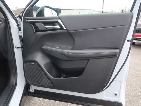 New 2026 Mitsubishi Outlander AWD image 24