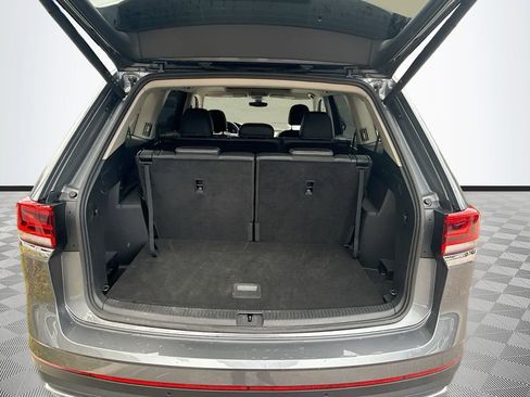 Used 2025 Volkswagen Atlas SEL AWD/4WD image 30