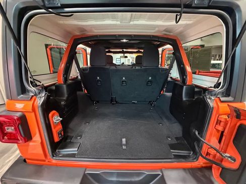 Used 2018 Jeep Wrangler Unlimited Sahara w/ Cold Weather Group AWD/4WD image 51