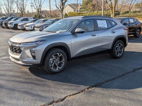 New 2026 Chevrolet Trax LT w/ Driver Confidence Package image 3