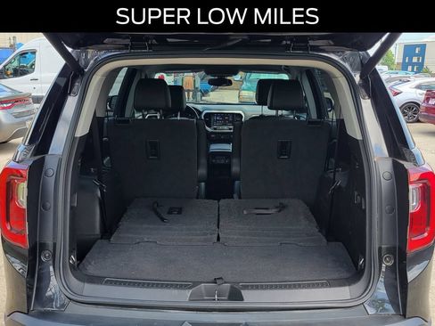 Used 2020 GMC Acadia SLT w/ LPO, Floor Liner Package FWD image 8
