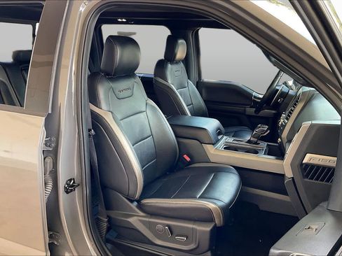 Used 2018 Ford F150 Raptor w/ Equipment Group 802A Luxury AWD/4WD image 8