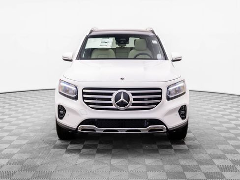 New 2025 Mercedes-Benz GLB 250 4MATIC image 9