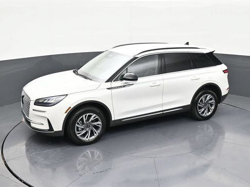Used 2026 Lincoln Corsair Premiere FWD image 13