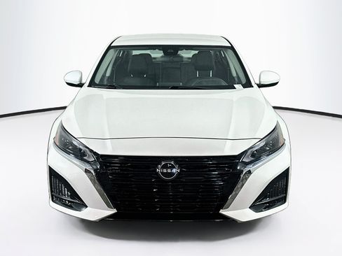 Used 2023 Nissan Altima 2.5 S FWD image 2