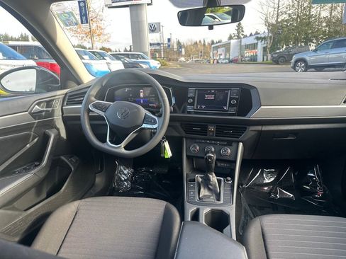 Used 2023 Volkswagen Jetta S image 9
