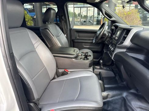 Used 2024 RAM 3500 Tradesman w/ Chrome Appearance Group AWD/4WD image 24