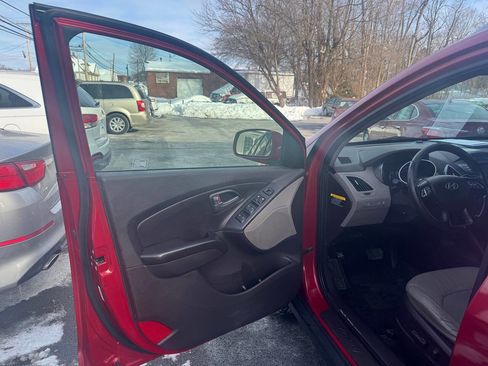 Used 2014 Hyundai Tucson SE image 9