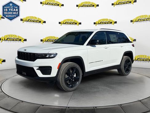 New 2025 Jeep Grand Cherokee Altitude image 1