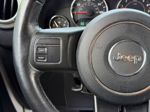 Used 2018 Jeep Wrangler Unlimited Sahara AWD/4WD image 20