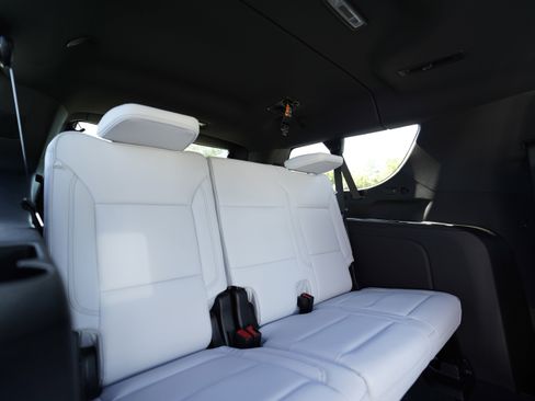 New 2026 Chevrolet Suburban Premier RWD image 17
