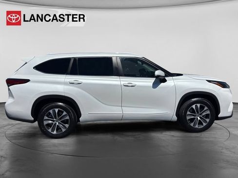 Used 2023 Toyota Highlander XLE FWD image 8