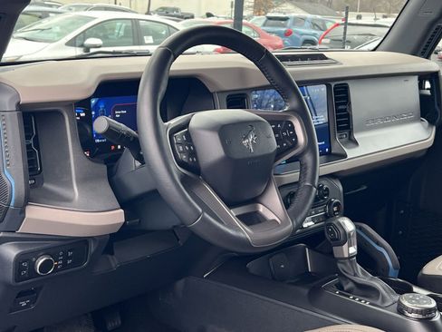 Used 2024 Ford Bronco Wildtrak image 14