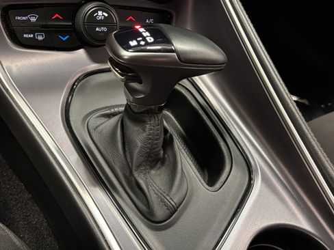 Used 2019 Dodge Challenger SXT RWD image 18