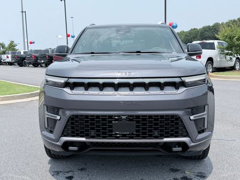 New 2026 Jeep Grand Wagoneer Summit AWD/4WD image 3