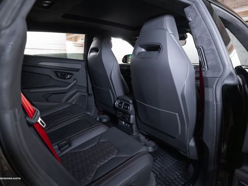 Used 2024 Lamborghini Urus S image 45