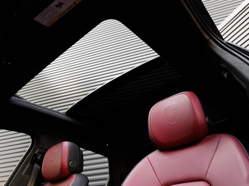 Certified 2026 Porsche Cayenne GTS AWD/4WD image 15