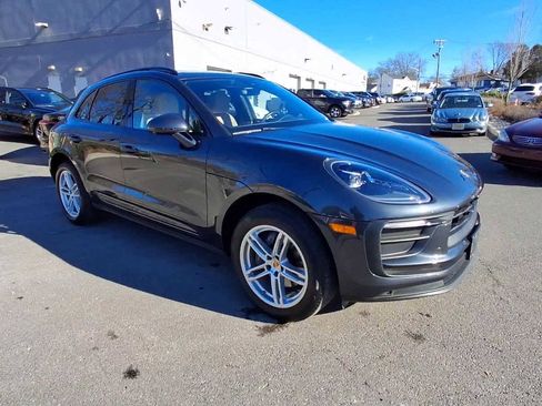 Used 2024 Porsche Macan image 2