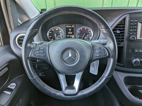 Used 2017 Mercedes-Benz Metris Passenger image 19