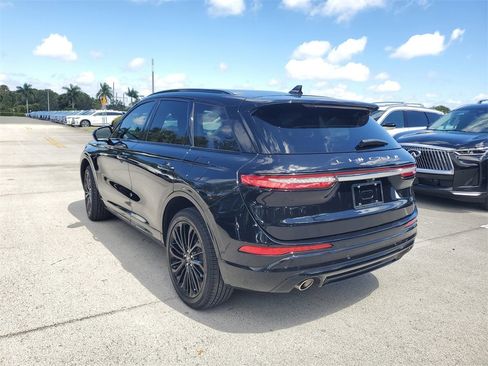 Certified 2024 Lincoln Corsair Reserve w/ Equipment Group 201A image 3