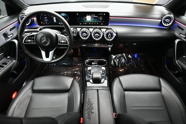 Used 2020 Mercedes-Benz CLA 250 w/ Premium Package image 9