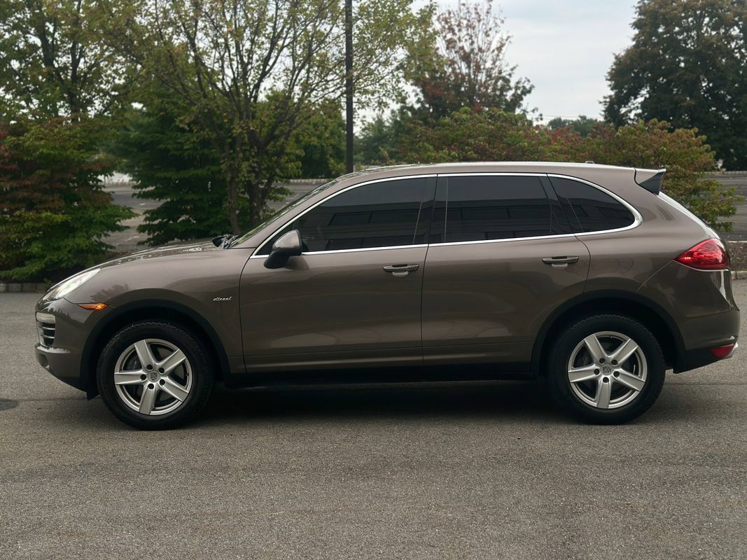 Used 2014 Porsche Cayenne Diesel AWD/4WD image 4