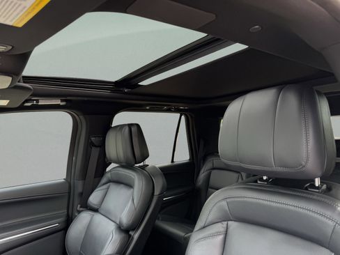 New 2026 Lincoln Navigator Reserve w/ Jet Appearance Package AWD/4WD image 25