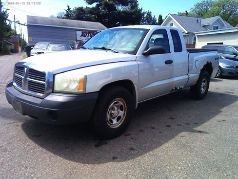 Used 2005 Dodge Dakota ST AWD/4WD image 2