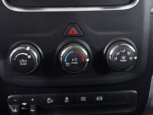 Used 2017 RAM 2500 Tradesman w/ Chrome Appearance Group image 29