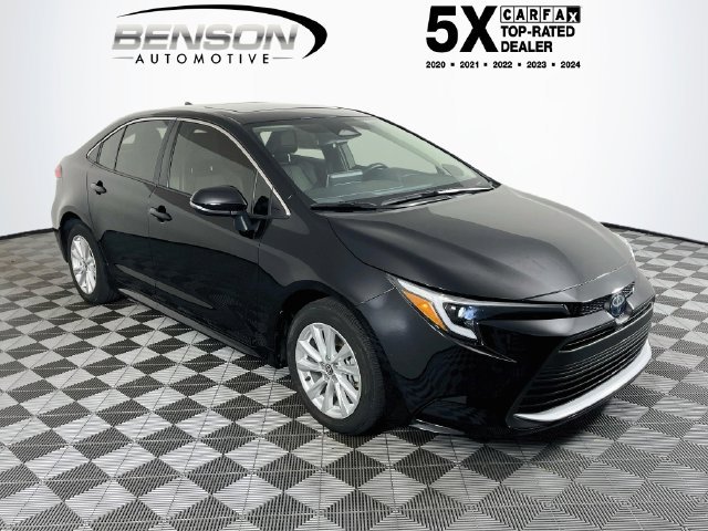 Used 2024 Toyota Corolla XLE FWD image 1