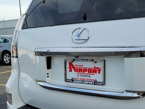 Used 2015 Lexus GX 460 image 6