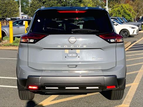 Used 2024 Nissan Rogue SL w/ SL Premium Package AWD/4WD image 5