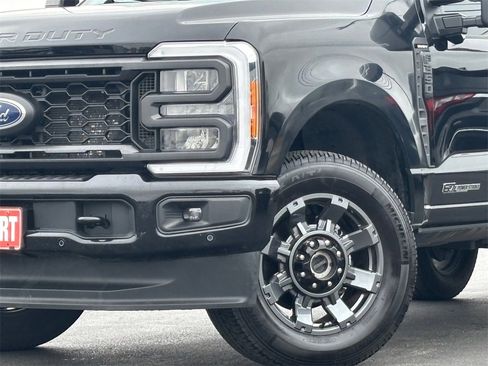 Used 2023 Ford F350 Lariat w/ Lariat Ultimate Package image 2