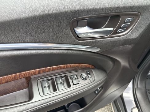 Used 2017 Acura MDX SH-AWD image 15