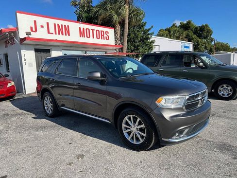 Used 2017 Dodge Durango SXT w/ 3rd Row Seating Group RWD image 2