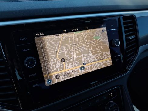 Certified 2023 Volkswagen Atlas Cross Sport SEL R-Line image 28