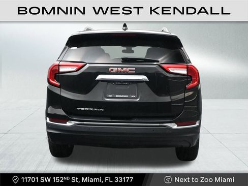 Used 2022 GMC Terrain SLT w/ Tech Package image 4
