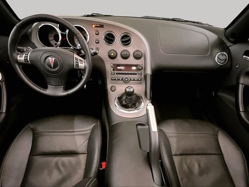 Used 2007 Pontiac Solstice Convertible w/ Premium Package RWD image 14