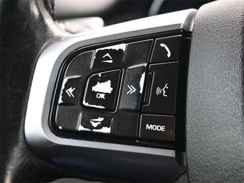 Used 2017 Land Rover Discovery Sport SE image 23