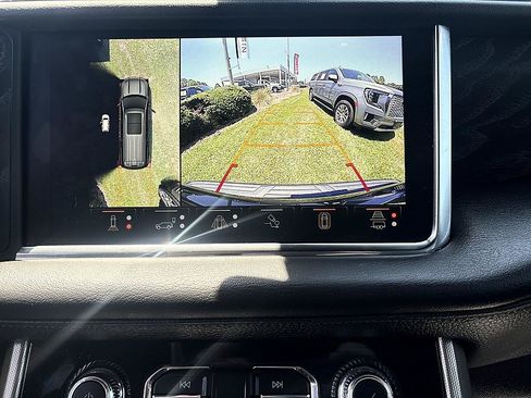 Used 2024 GMC Yukon Denali w/ Advanced Technology Package AWD/4WD image 23