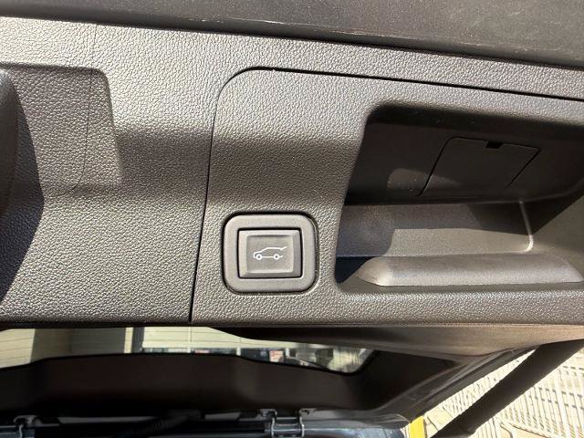 Used 2023 GMC Acadia SLE w/ Driver Convenience Package AWD/4WD image 14