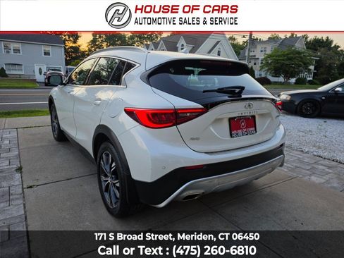 Used 2017 INFINITI QX30 Premium w/ Navigation Package AWD/4WD image 6