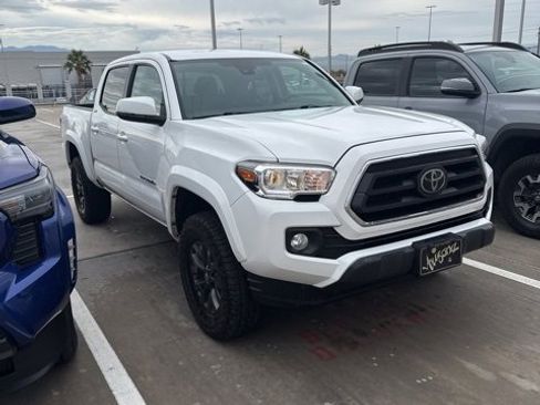 Used 2022 Toyota Tacoma SR5 image 2