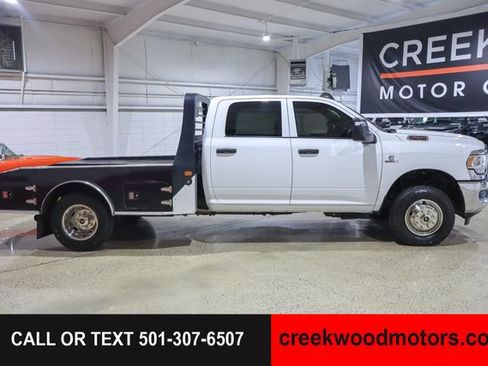 Used 2024 RAM 3500 Tradesman w/ Chrome Appearance Group AWD/4WD image 7